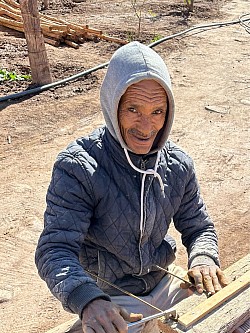 Abdoula le Berbère qui est resté plus d’un ans à notre service comme chef maçon et carreleur