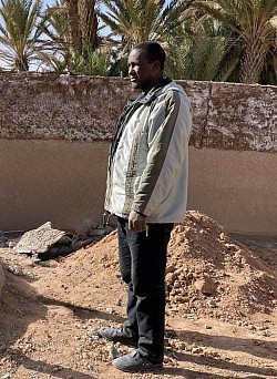 Aziz le contremaître qui à géré les travaux de maçonnerie