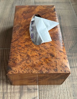 Boîte à cleenex en racine de tuya