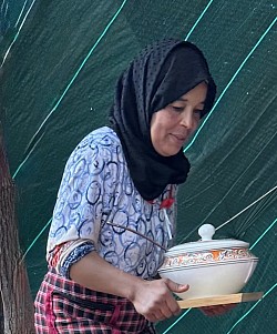 Touria notre charmante cuisinière discrète qui nous fait de succulents plats traditionnels